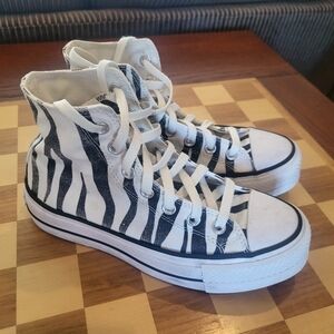 Women's sz 6 / girl's sz 4.5 Converse zebra print lift platform high top sneaker